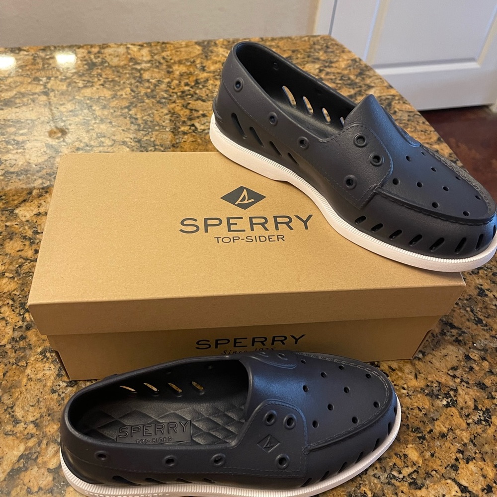 Brand new never have been worn Sperry Topsiders!